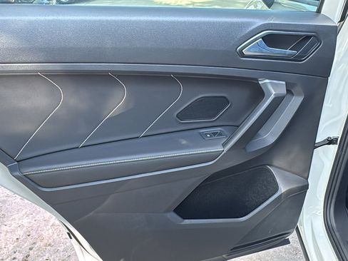 Used 2023 Volkswagen Tiguan SE R-Line image 17