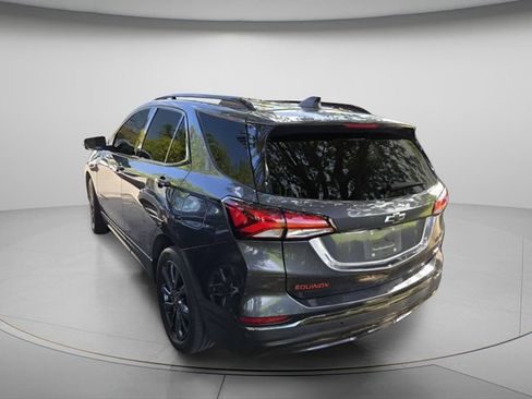 Used 2022 Chevrolet Equinox RS w/ Infotainment Package FWD image 7