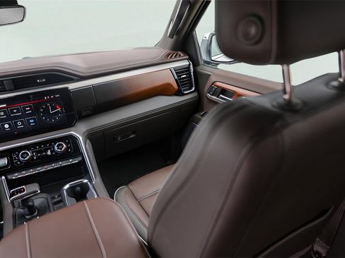 Used 2023 GMC Sierra 1500 Denali w/ Denali Reserve Package image 30