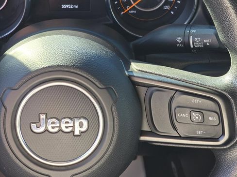 Used 2018 Jeep Wrangler Sport image 15