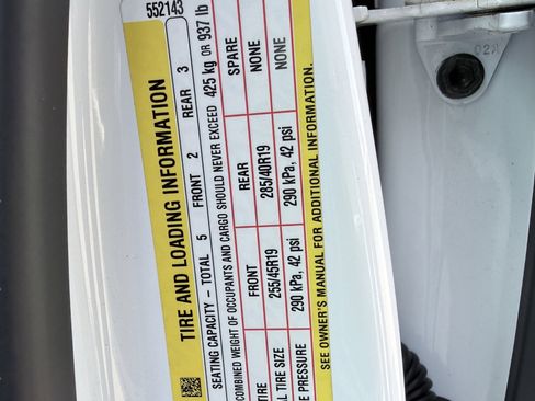 Used 2025 Tesla Model S image 29