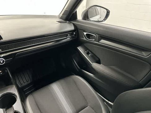 Used 2025 Honda Civic Sport image 13