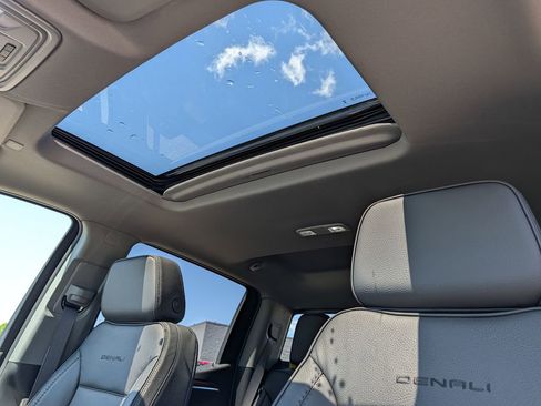 New 2026 GMC Sierra 1500 Denali w/ Technology Package AWD/4WD image 31