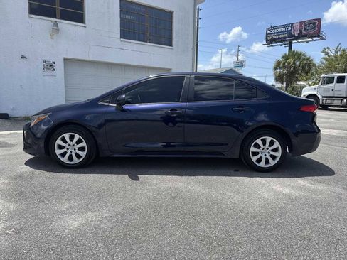 Used 2023 Toyota Corolla LE FWD image 3