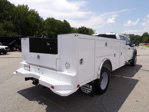 Used 2024 Ford F550 4x4 Crew Cab Super Duty w/ XLT Value Package image 7