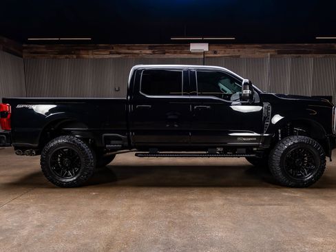 Used 2024 Ford F250 Lariat w/ Lariat Ultimate Package AWD/4WD image 11