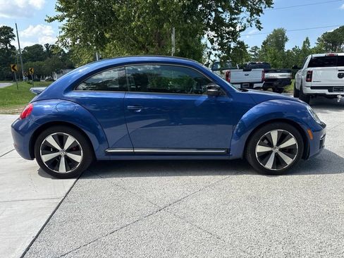 Used 2013 Volkswagen Beetle R-Line FWD image 8