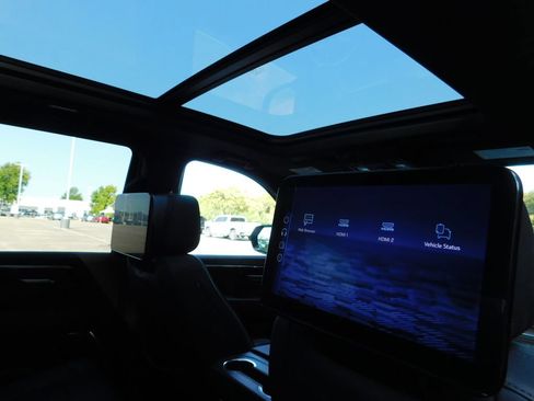 Certified 2025 Chevrolet Tahoe High Country AWD/4WD image 3