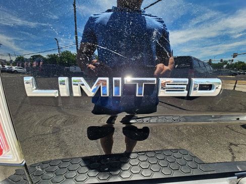 Used 2014 RAM 1500 Limited AWD/4WD image 23