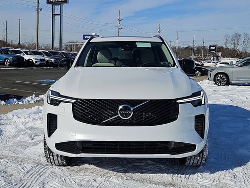 New 2026 Volvo XC90 B6 Ultra w/ Protection Package Premier AWD/4WD image 2
