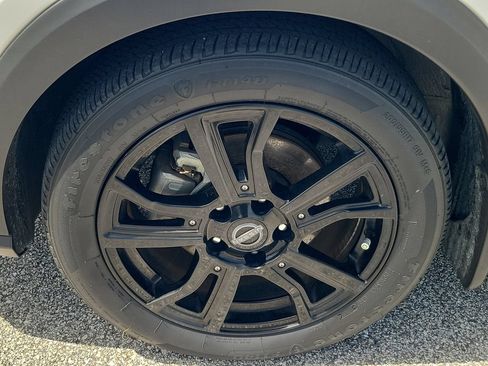 Used 2023 Nissan Kicks SR FWD image 6
