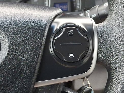 Used 2013 Toyota Camry LE image 21