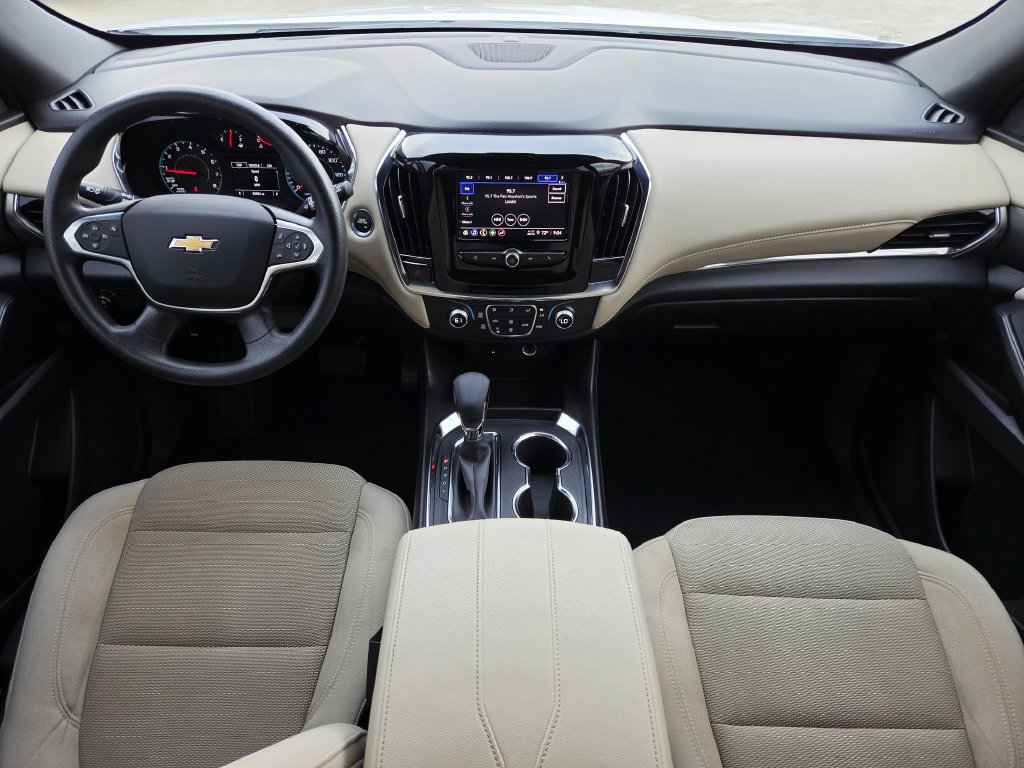 Used 2023 Chevrolet Traverse LS FWD image 10
