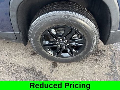 Used 2022 Chevrolet Traverse LT w/ Midnight/Sport Edition image 46