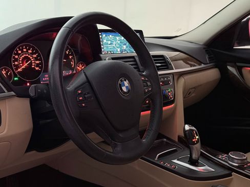 Used 2018 BMW 320i 320i Sedan image 19