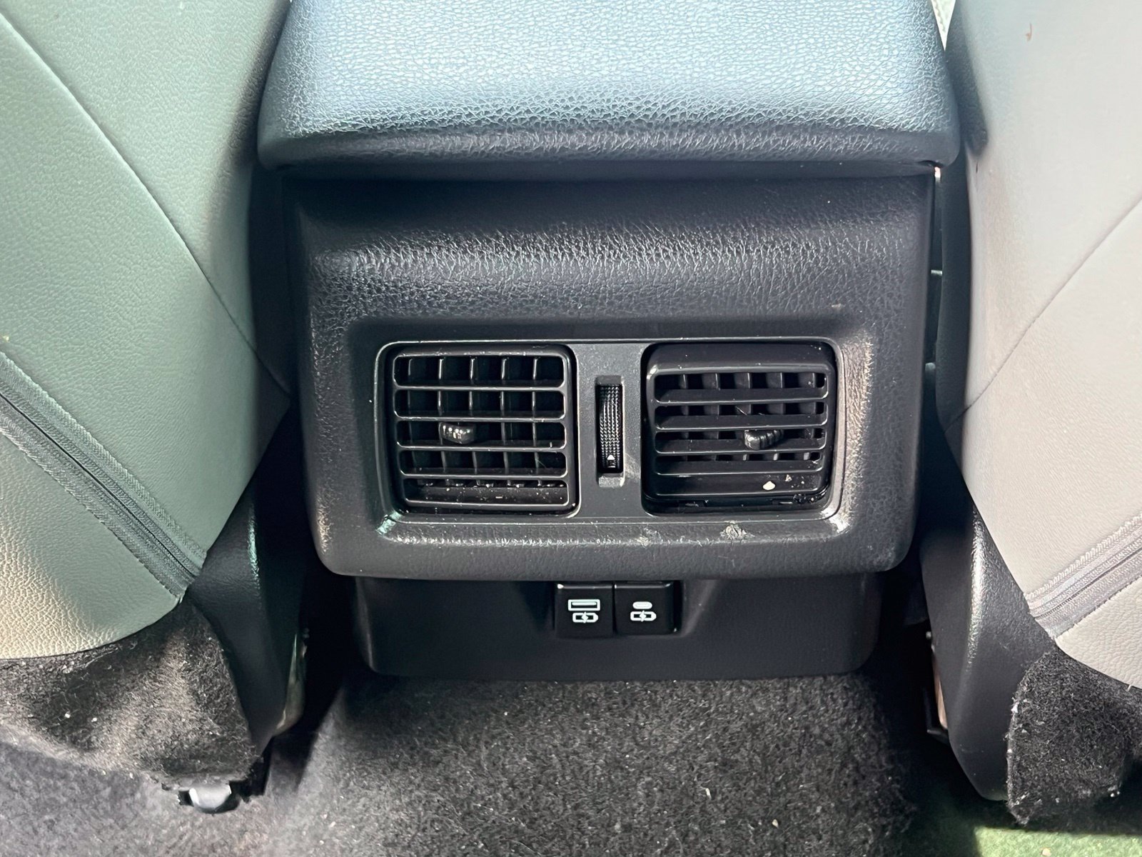 Used 2025 Toyota Camry SE w/ Convenience Package FWD image 20