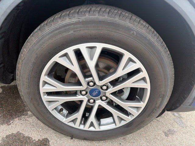 Certified 2022 Ford Escape SEL AWD/4WD image 4