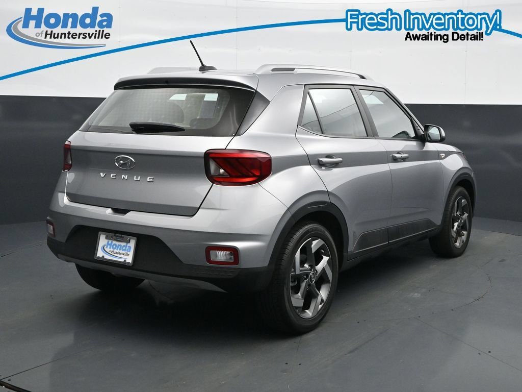 Used 2025 Hyundai Venue SEL FWD image 10