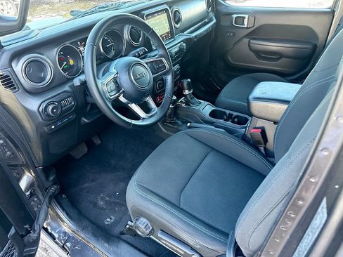 Used 2022 Jeep Wrangler Unlimited Rubicon 4xe AWD/4WD image 25