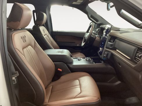 Used 2024 Ford Expedition King Ranch image 15