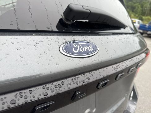 Used 2025 Ford Explorer ST AWD/4WD image 7