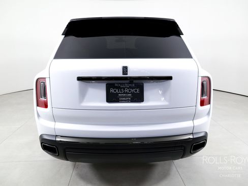 Used 2023 Rolls-Royce Cullinan Black Badge w/ Driver's Package image 9