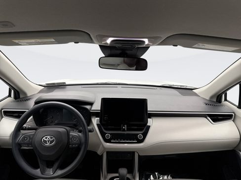 Used 2023 Toyota Corolla Cross L image 14
