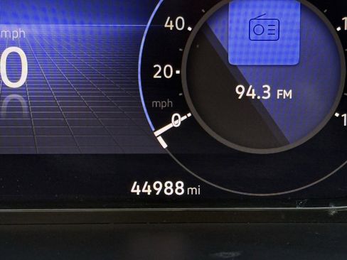 Used 2024 Volkswagen Atlas SEL image 16