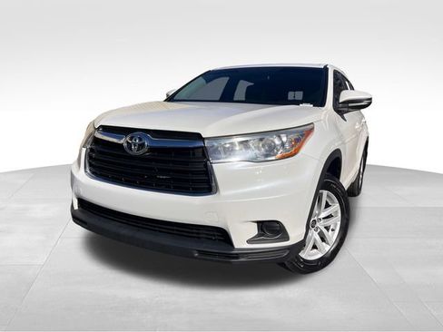 Used 2016 Toyota Highlander LE image 9