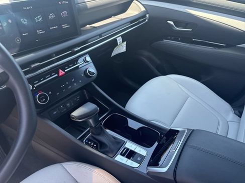 Used 2025 Hyundai Santa Cruz SEL AWD/4WD image 14