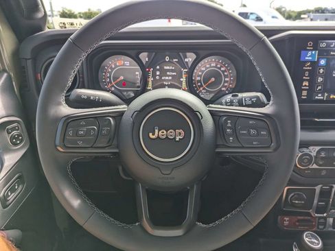 Used 2026 Jeep Wrangler Unlimited Rubicon w/ Steel Bumper Group AWD/4WD image 27