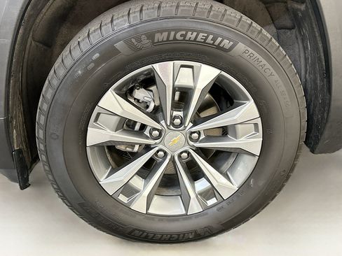 Used 2025 Chevrolet Equinox LT AWD/4WD image 11