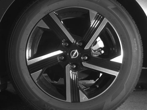 Used 2025 Nissan Sentra SV FWD image 14