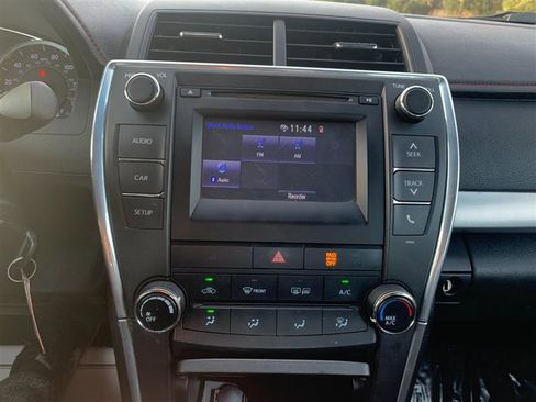 Used 2017 Toyota Camry SE image 26