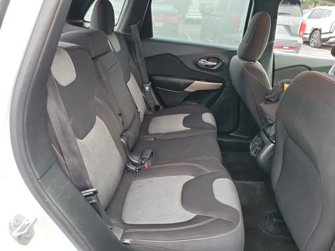 Used 2017 Jeep Cherokee Altitude image 20