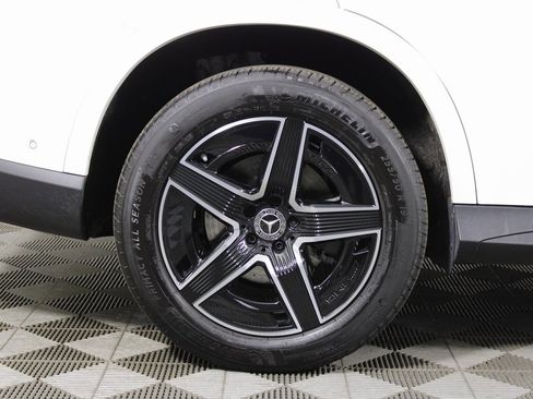 Certified 2025 Mercedes-Benz GLC 300 4MATIC image 34