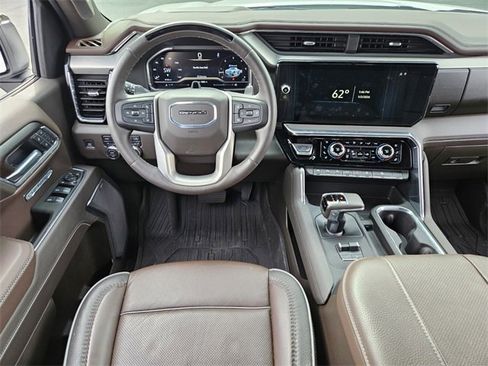 Used 2025 GMC Sierra 1500 Denali image 12