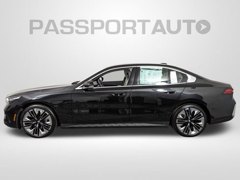 Used 2025 BMW 530i xDrive image 2