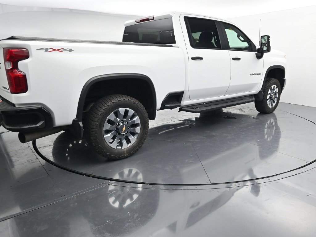 Used 2022 Chevrolet Silverado 2500 Custom w/ Custom Value Package AWD/4WD image 8