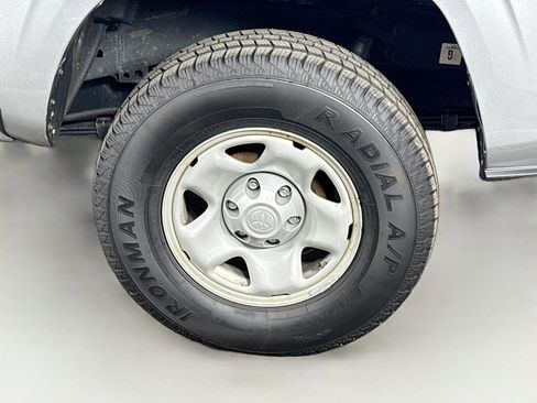 Certified 2023 Toyota Tacoma SR AWD/4WD image 9