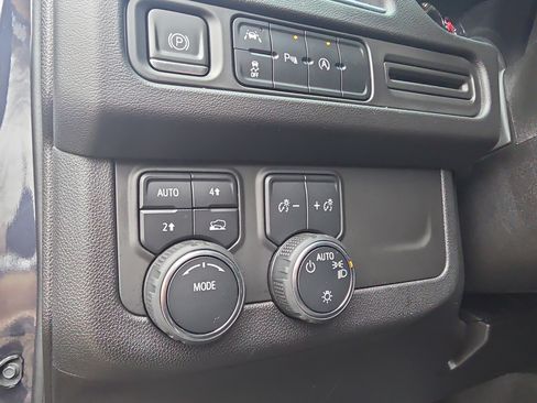 Used 2024 Chevrolet Tahoe LS image 16