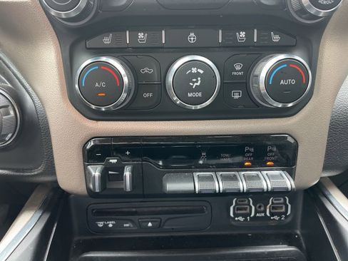 Used 2019 RAM 1500 Laramie image 17