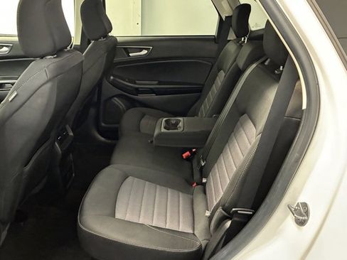 Used 2020 Ford Edge SE image 26