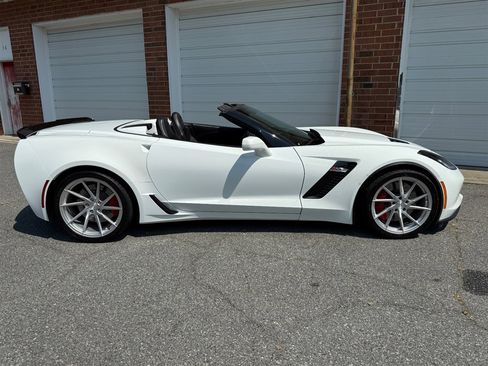 Used 2016 Chevrolet Corvette Z06 w/ 3LZ Preferred Equipment Group image 35