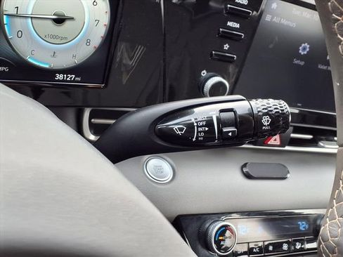 Used 2022 Hyundai Elantra SEL w/ Convenience Package image 58