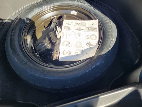 Used 2016 Jeep Cherokee Sport image 37