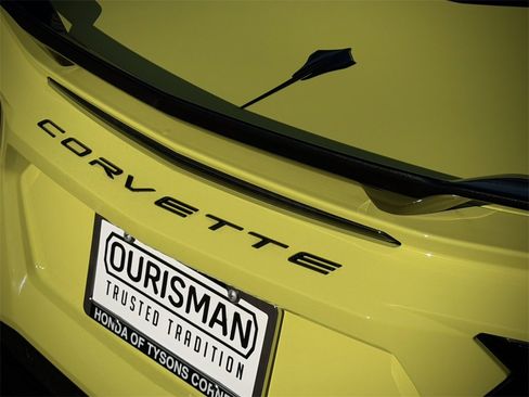 Used 2024 Chevrolet Corvette Stingray Premium Cpe w/ Z51 Performance Package image 15