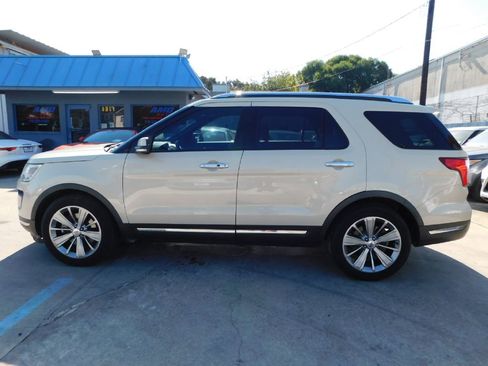 Used 2018 Ford Explorer Limited image 4