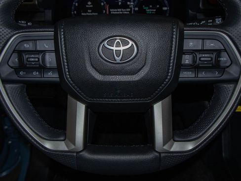 Used 2025 Toyota 4Runner TRD Off-Road Premium image 12