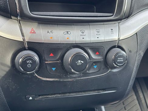 Used 2020 Dodge Journey SE w/ SE Popular Equipment Group FWD image 12